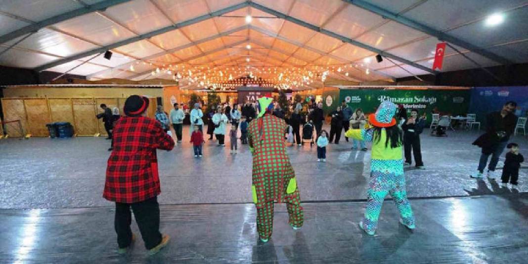 Sadece büyükler değil küçükler de bayılıyor: ‘Ramazan Sokağı’ coşkuyu artırıyor! 5